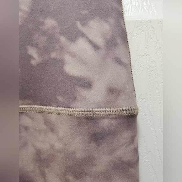 Glyder leggings/Yoga pants, Brown/Mushroom tie dye, Size M - Picture 7 of 9